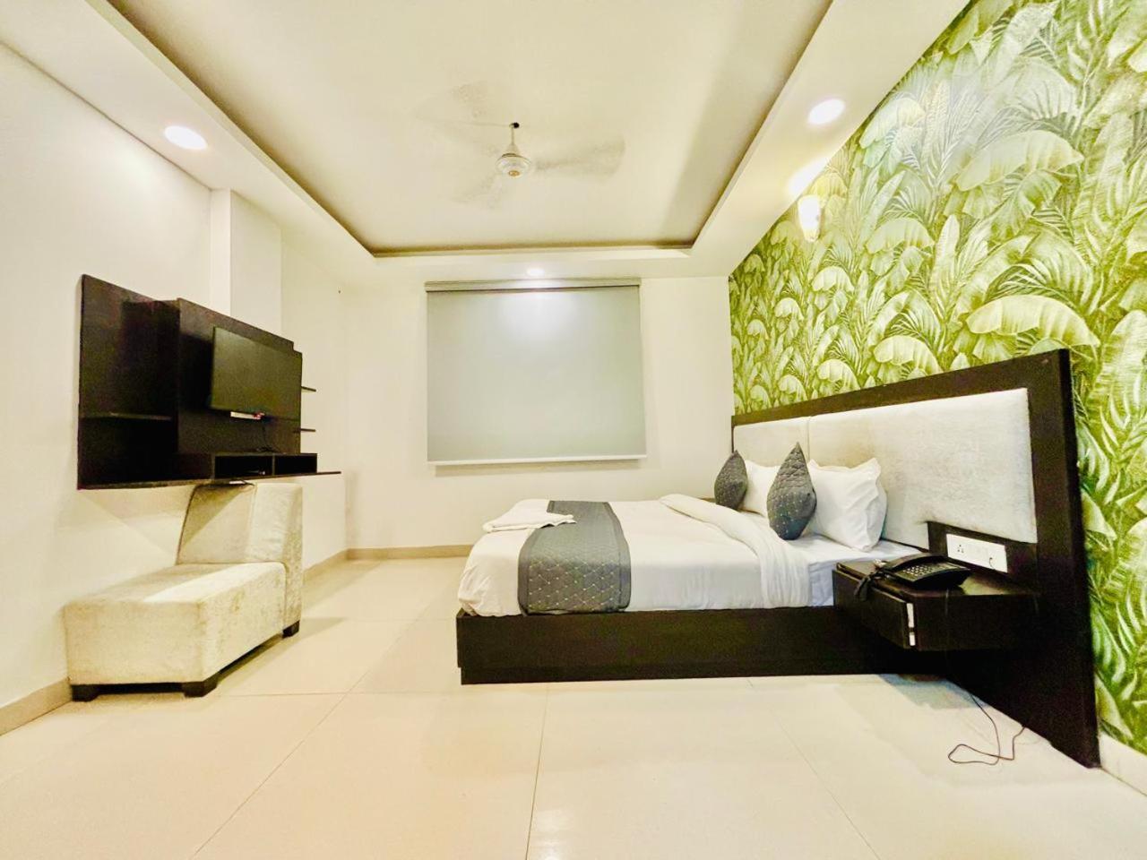 The Bellwood Suites Near Igi Airport New Delhi Eksteriør bilde